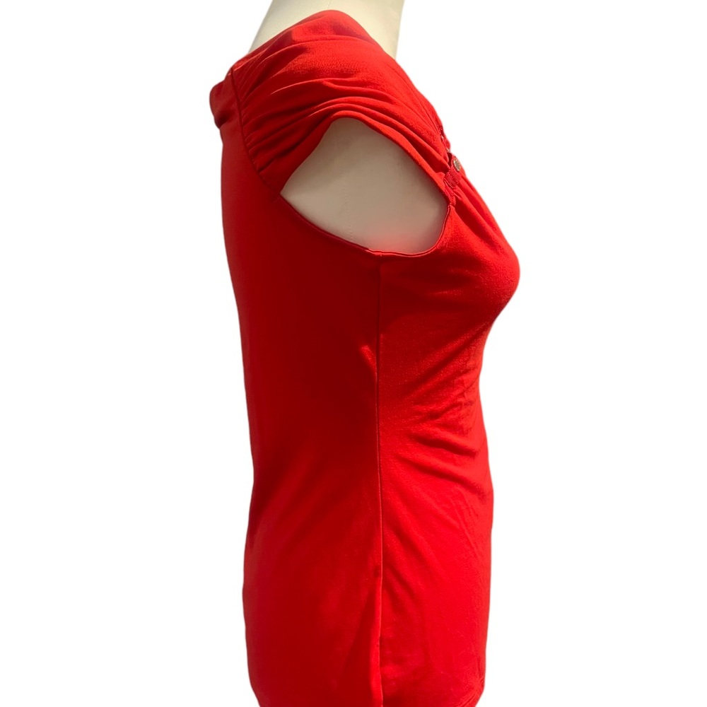 White House Black Market. Red top. Sz:Small. Scoop Neck. Cap sleeves. LIKE NEW! - Picture 3 of 11